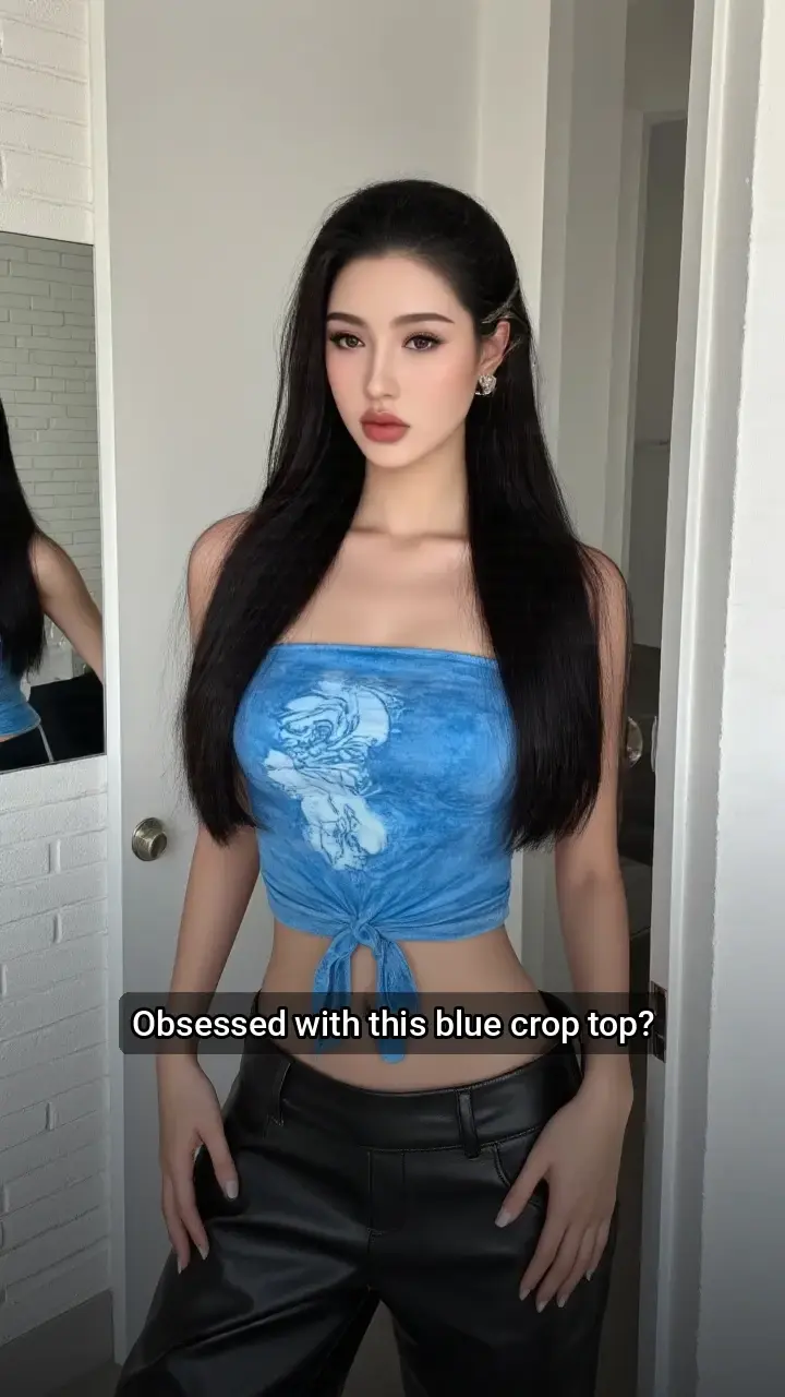 Loving this blue crop top π