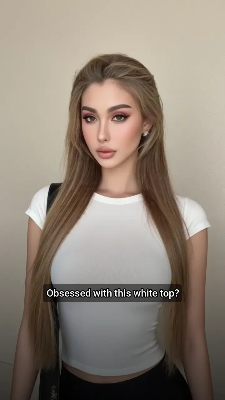 Love this white top! 😍